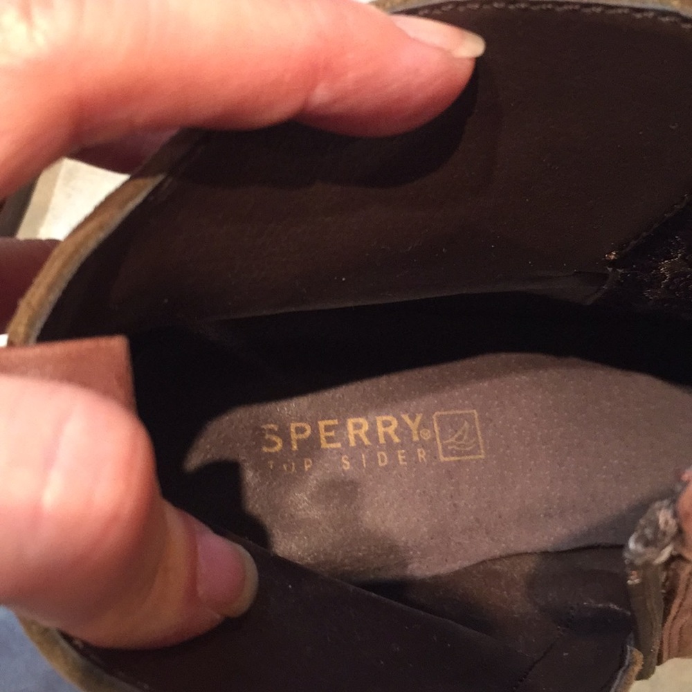 Sperry leather and suede ankle boots - Picture 9 of 10